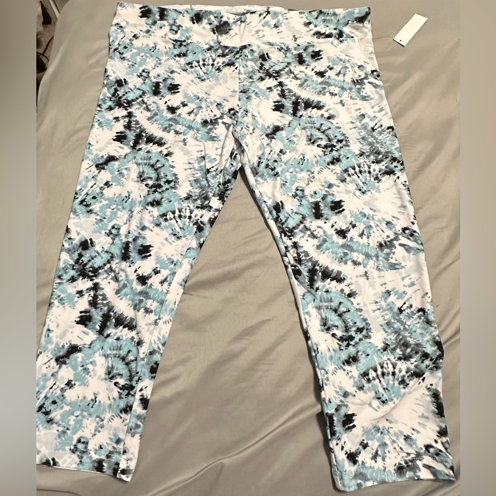 New Time and Tru Women’s Plus Size XXL (20) Blue Tie-Dye Legging Capri’s.